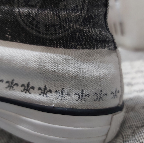 Converse - Picture 14 of 15